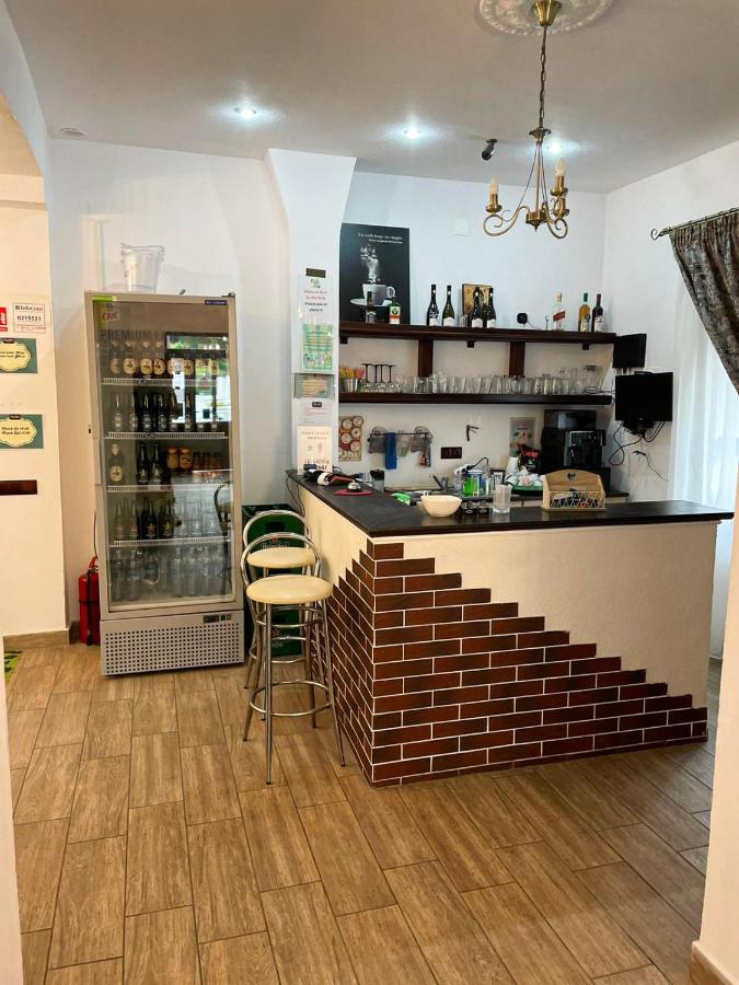 Pensiunea Casa Rica Călimăneşti エクステリア 写真