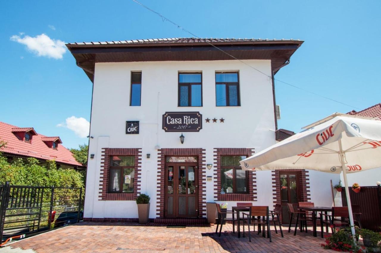 Pensiunea Casa Rica Călimăneşti エクステリア 写真